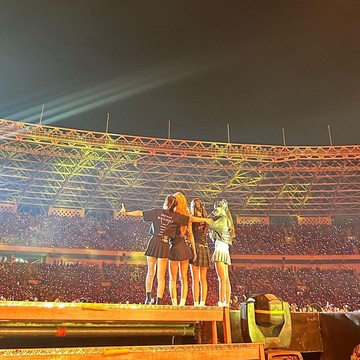 Kangen Jakarta, 9 Potret Lisa, Rose, Jennie BLACKPINK Kenang Konser di GBK