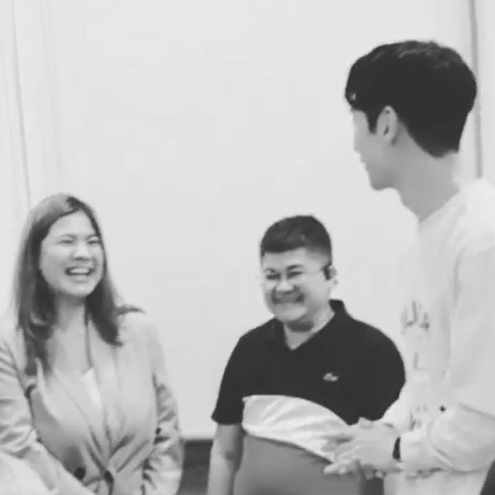 <p>Selain ramah, Bunda dua orang anak ini juga menyebut sang aktor lucu dan ekspresif. "Semalem, jemput @leejehoon_official oppa di bandara. Ga paham lagi sama kebaikan hati nya. Bener2 humble!!Manaa lucuuuu bangettttt, ekspresif banget," katanya, dikutip dari akun @felicyangelista_. (Foto: Instagram @felicyangelista_)<br /><br /><br /></p>