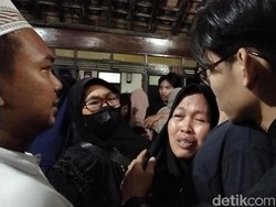 Tangis Keluarga Saat Jenazah Syabda dan Ibunda Tiba di Sragen