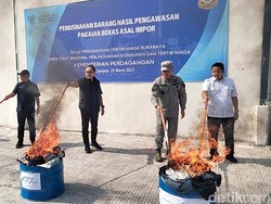Kemendag Musnahkan 824 Bal Pakaian Bekas Ilegal Senilai Rp 10 Miliar