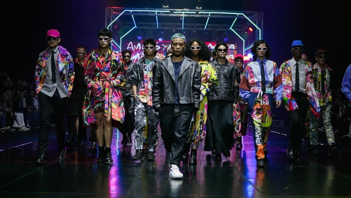 Ekspresif dan Penuh Warna, Simak Kreasi Desainer di Jakarta Auto Runway 2023