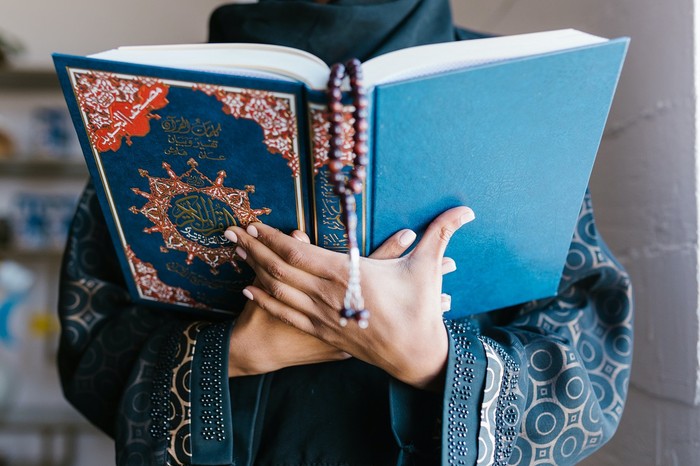 Membaca Al-Quran dan Tadarus