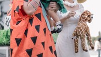 <p>Mereka tampil total dengan kostum yang unik. "Minta doanya ya, supaya Xarena selalu diberikan kesehatan, tumbuh menjadi anak yang pintar, selalu bahagia dan bisa menyebarkan kebahagiaan pada orang banyak di sekitarnya," tulis Krisjiana di captionnya. (Sumber: Instagram @krisjianabah)</p>