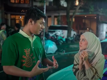 img-title Lesti Kecewa Gagal Mesra dengan Rangga Azof di Video Klip, Billar: Ngarep Lu