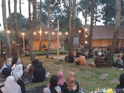 Cerita Ustaz Hanan Attaki Membangun Sekolah Rimba Indonesia
