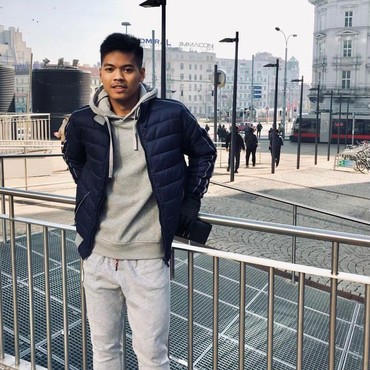 7 Potret Syabda Perkasa Pebulutangkis yang Meninggal Kecelakaan di Tol