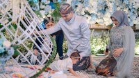 <p>Tak sampai di sana, postingan tersebut juga menuai beragam reaksi dari netizen. Melalui kolom komentar, mereka meninggalkan komentar positif seperti doa. "Masya Allah tabarakallah... Selamat 7bulan Moana," ujar akun @lisa****. (Foto: Instagram @riaricis1795 dan @teukuryantr)<br /><br /></p>
