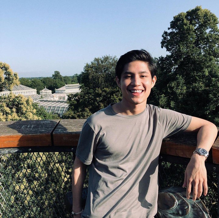 <p>Pujian tersebut bisa dilihat langsung dari kolom komentar pada postingannya di Instagram. "Cakep amat ampun," ujar akun @paayy****. (Foto: Instagram @teukurassya)<br /><br /><br /></p>