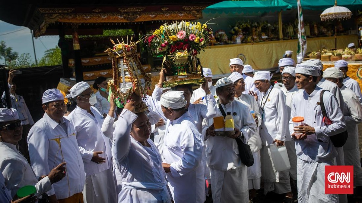 FOTO: Melasti, Sucikan Diri Jelang Nyepi