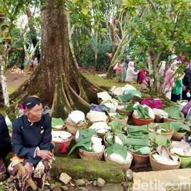 Mengenal Nyadran, Tradisi Ziarah Kubur oleh Masyarakat Jawa Menjelang Bulan Ramadan, Kamu Lakukan juga?