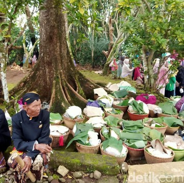 Mengenal Nyadran, Tradisi Ziarah Kubur oleh Masyarakat Jawa Menjelang Bulan Ramadan, Kamu Lakukan juga?