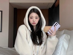 Viral dengan Riasan Smokey Eye, Steal the Looks ala Wonyoung 'IVE' dengan Produk Makeup Lokal Ini!