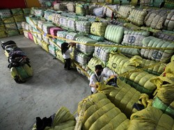 Polusi Lagi Tinggi, Pemerintah Kok Mau Bakar Baju Bekas Impor hingga Rp 40 M?
