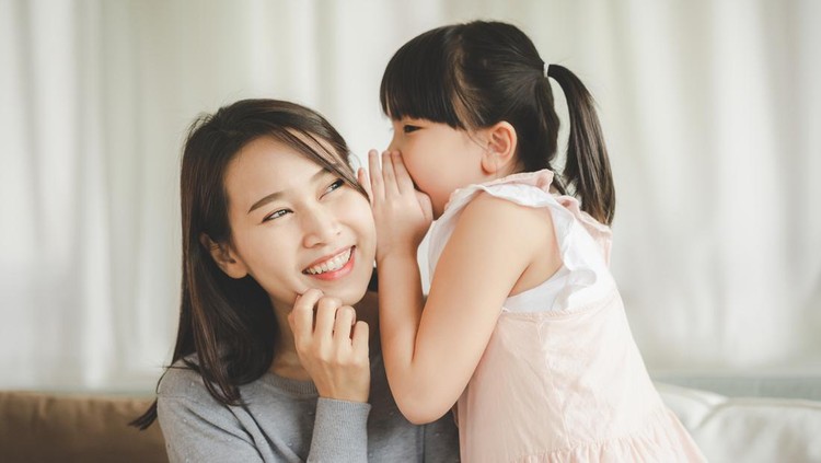 10 Kebiasaan yang Mengasah Sifat Jujur pada Anak, Jangan Lupa Beri Contoh! 10 Kebiasaan yang Mengasah Sifat Jujur pada Anak, Jangan Lupa Beri Contoh!