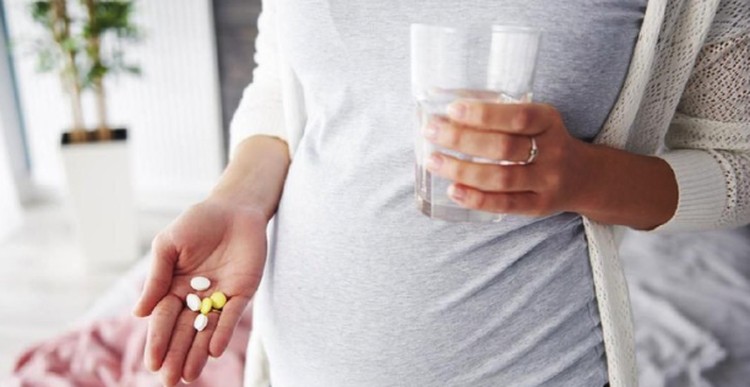 Serba-serbi Obat Anti Mual saat Hamil dan Efek Sampingnya pada Janin Sampai kapan ya Bunda boleh mengonsumsi obat anti mual saat hamil dan adakah efeknya pada janin? Mari kita bahas di sini, Bunda.