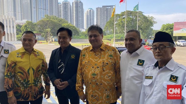 Ketua Umum PBB Yusril Ihza Mahendra menemui Ketua Umum Partai Golkar Airlangga Hartarto untuk membahas persiapan Pemilu 2024.