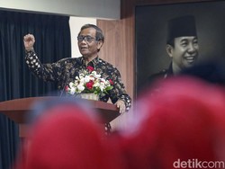 Mahfud Masih Tunggu Kepastian Tafsir Putusan MK soal Masa Jabatan Firli Cs