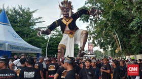 img-title Semarak Ribuan Umat Hindu NTT Ikut Pawai Ogoh-ogoh Sambut Nyepi