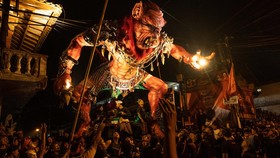 Cuma Ada Setahun Sekali, Pawai Ogoh-ogoh di Bali Jadi Daya Tarik
