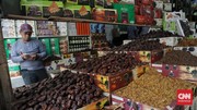 FOTO: Pedagang Kurma Panen Untung Jelang Ramadan