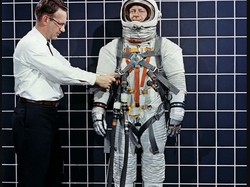 Begini Cara NASA Buat Urine dan Keringat Jadi Air Minum Astronaut