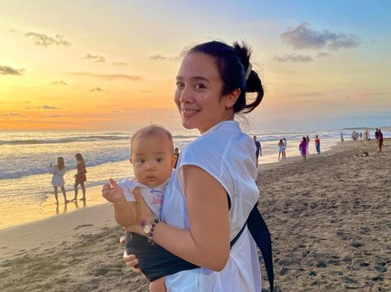 Cerita 5 Bunda Artis tentang Beratnya Menjadi Ibu, Nikita Willy hingga Dea Ananda
