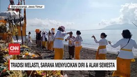 img-title VIDEO: Tradisi Melasti, Sarana Menyucikan Diri & Alam Semesta