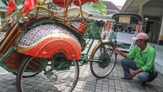 Becak Kayuh Disuntik Listrik di Yogyakarta