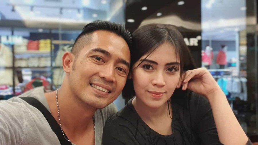 Yama Carlos dan Istri Yama Carlos dan Istri