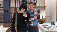 7 Potret Terbaru Alika Pasca Melahirkan, Cute Banget Disebut Lebih Muda