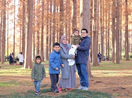 Dokter Gigi Temani Suami Kuliah di Jepang Demi Anak, Sampai Rela Lakukan Ini di Sekolah