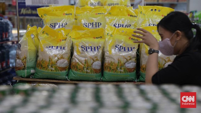 Satgas Pangan Polri mengingatkan pelaku pengoplosan beras SPHP Bulog terancam hukuman penjara 6 tahun.