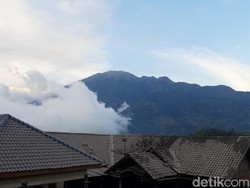 Keindahan Puncak Gunung Merbabu, Dapat Ditempuh Melalui 5 Jalur Pendakian