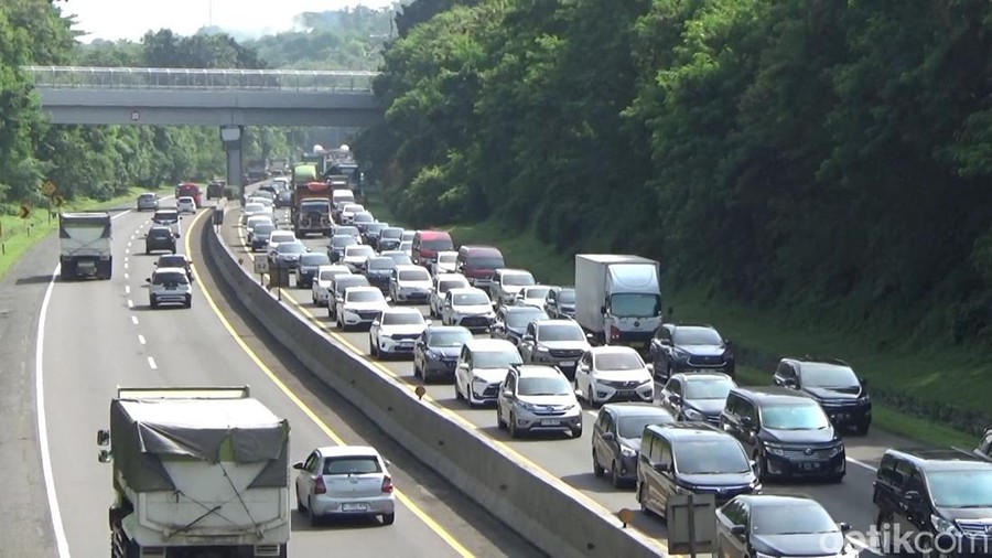 Kemacetan di Tol Cipularang.