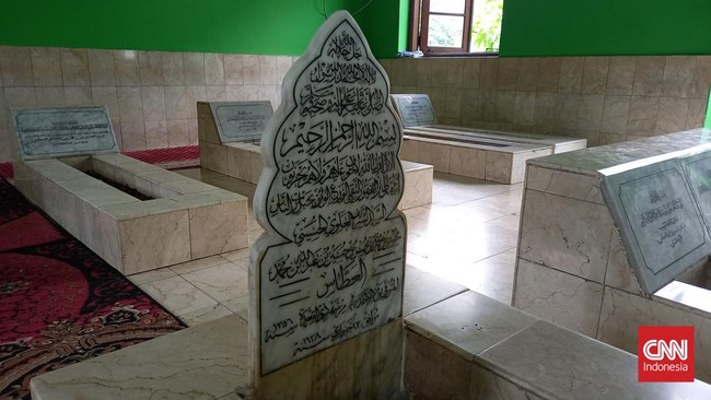 Habib Muchsin bin Muhammad Alatas, tokoh agama yang tersohor di kawasan Condet, Kramat Jati, Jakarta Timur.