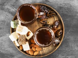 Minum Kopi Sambil Makan Kurma, Ini Manfaat Sehatnya Bagi Tubuh