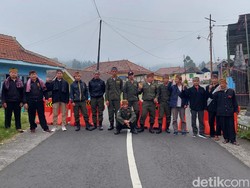 Umat Islam Jaga Portal Jalan Saat Warga Hindu Tengger Tapa Brata Nyepi
