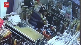 VIDEO: WNA Hipnotis Pegawai Toko di Bali, Uang 1,8 Juta Amblas