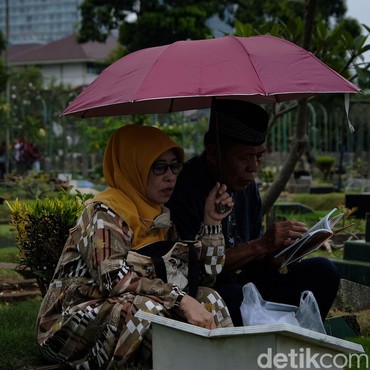 Bacaan Doa Ziarah Kubur NU Lengkap dalam Arab, Latin dan Hikmahnya