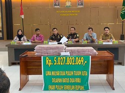 Anggota DPRD Kerinci Kembalikan Uang ke Kejari Rp 5 M