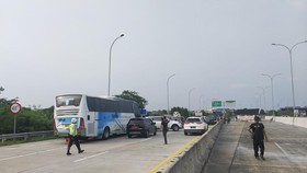 Ahli Waris Kembali Blokir Tol Jatikarya, Arus Lalin Dialihkan