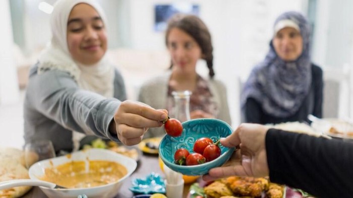 img-title Bikin Cepat Lapar dan Ganggu Kesehatan, 5 Jenis Makanan Ini Sebaiknya Dihindari Saat Sahur