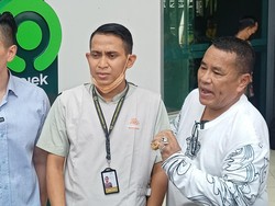 7 Kisah OB-Cleaning Service Jujur Balikin Temuan Uang, Ada yang Ratusan Juta