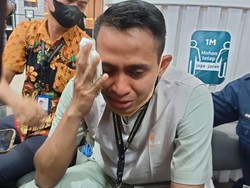 OB Penemu Dompet Hotman Paris Nangis saat Disinggung Sifat Jujur