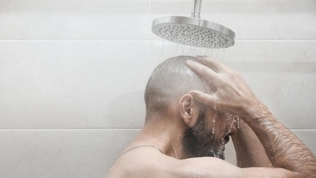Mandi junub atau mandi wajib adalah hal penting untuk membersihkan diri setelah berada dalam keadaan junub. Tapi bolehkah mandi pakai air hangat?