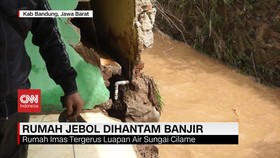 VIDEO: Rumah Jebol Dihantam Banjir