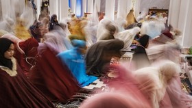 5 Cara Ampuh Mengusir Kantuk saat Salat Tarawih