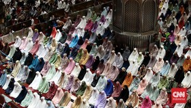 Bacaan Niat Sholat Tarawih Berjamaah: Arab, Latin, dan Artinya