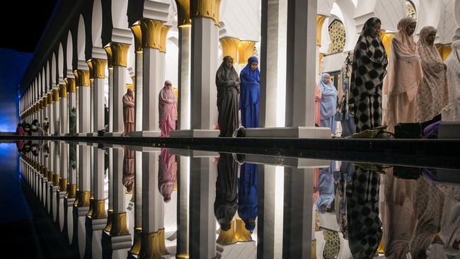CNNIndonesia.com telah merangkum jadwal imsakiyah dan subuh untuk sejumlah wilayah di Indonesia pada bulan Ramadan 1445 H. Berikut jadwal imsakiyah hari ini.