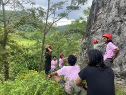 Relawan Ganjar Gelar Latihan Climbing untuk Milenial Pencinta Alam